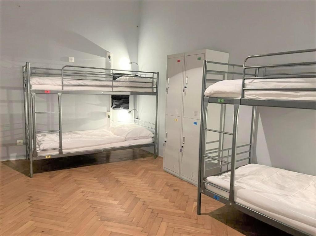 Hostel Globe Adults Only
